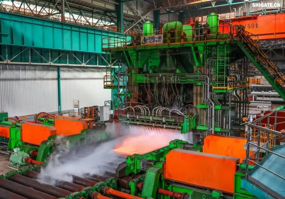 日前，河鋼集團(tuán)舞鋼公司研發(fā)生產(chǎn)的大厚度32mm的高性能X70Q管線鋼下線。該產(chǎn)品性能檢驗結(jié)果顯示，各項性能指標(biāo)均達(dá)到好水平，用于國內(nèi)某LNG公共管廊項目建設(shè)。