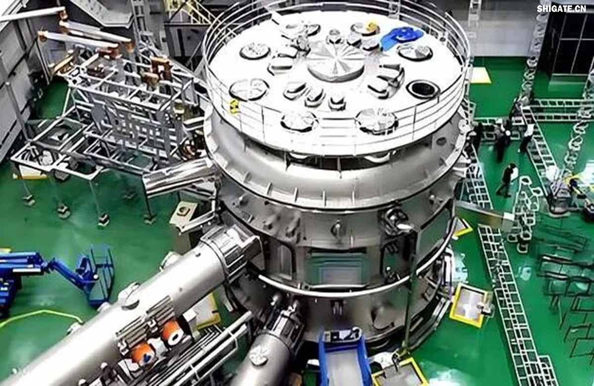 近日，由河鋼集團(tuán)舞鋼公司自主研發(fā)的大厚度達(dá)340mm的特厚核電鋼板，成功應(yīng)用于我國(guó)第四代先進(jìn)裂變核能系統(tǒng)——釷基熔鹽實(shí)驗(yàn)堆的關(guān)鍵屏蔽層制造。這標(biāo)志著我國(guó)在先進(jìn)核能技術(shù)領(lǐng)域取得又一進(jìn)展，為實(shí)現(xiàn)核電技術(shù)自主創(chuàng)新、打破對(duì)傳統(tǒng)鈾燃料的依賴(lài)邁出了堅(jiān)實(shí)一步。