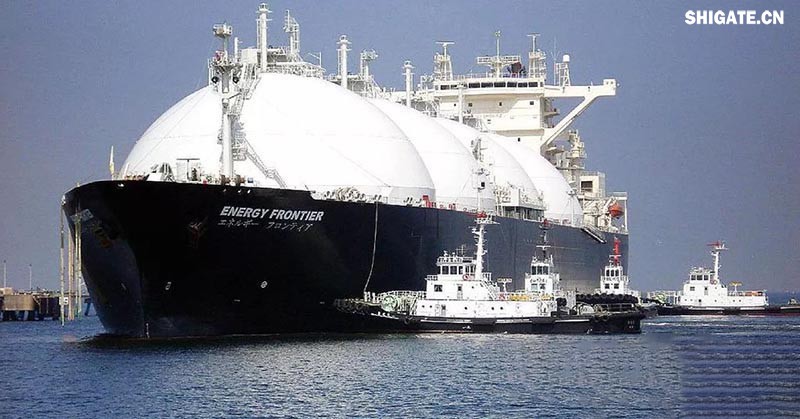 在河鋼集團舞鋼公司上下凝心聚力，對標一流，真抓實干，共克時艱的大氛圍下，3月初，從舞鋼二煉鋼傳來振奮人心的好消息：該廠9Ni鋼生產(chǎn)實現(xiàn)新突破，一舉打破不久之前剛剛創(chuàng)造的15連澆新紀錄，實現(xiàn)了16連澆，產(chǎn)品性能、質(zhì)量、剩磁等技術(shù)指標均滿足相關(guān)標準要求，標志著舞鋼9Ni鋼生產(chǎn)技術(shù)水平再次實現(xiàn)新提升。下一步，舞鋼將認真總結(jié)經(jīng)驗，傳承革新，不斷攻關(guān)，實現(xiàn)9Ni鋼16爐連澆的常態(tài)化。在此基礎上，繼續(xù)加強研究，把9Ni鋼技術(shù)升級的成果向其他鋼種推廣，讓舞鋼產(chǎn)品競爭力得到持續(xù)不斷的提升。